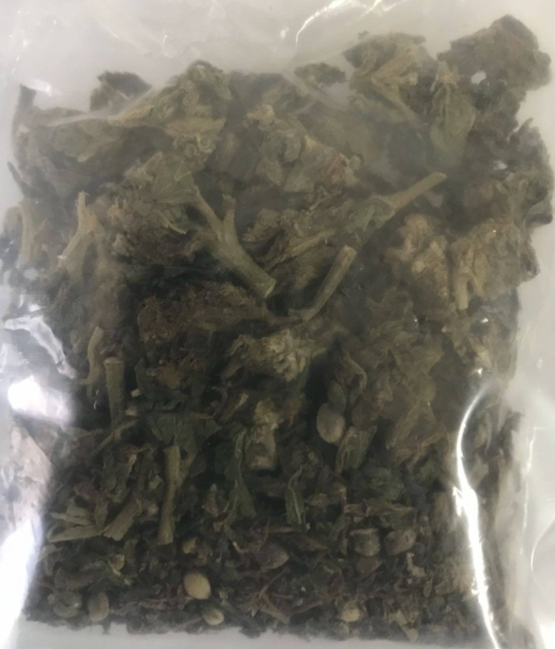 CES asegura a dos personas con marihuana